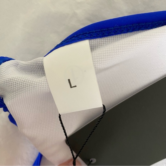 NWT Women’s Bikini Top - Picture 6 of 8